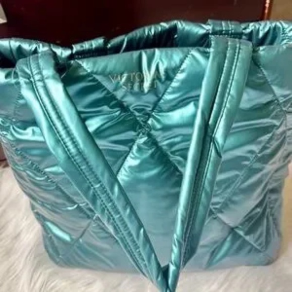 NWT Victoria’s Secret Large Quilted Puffer Tote Bag Metallic Teal - Picture 4 of 7